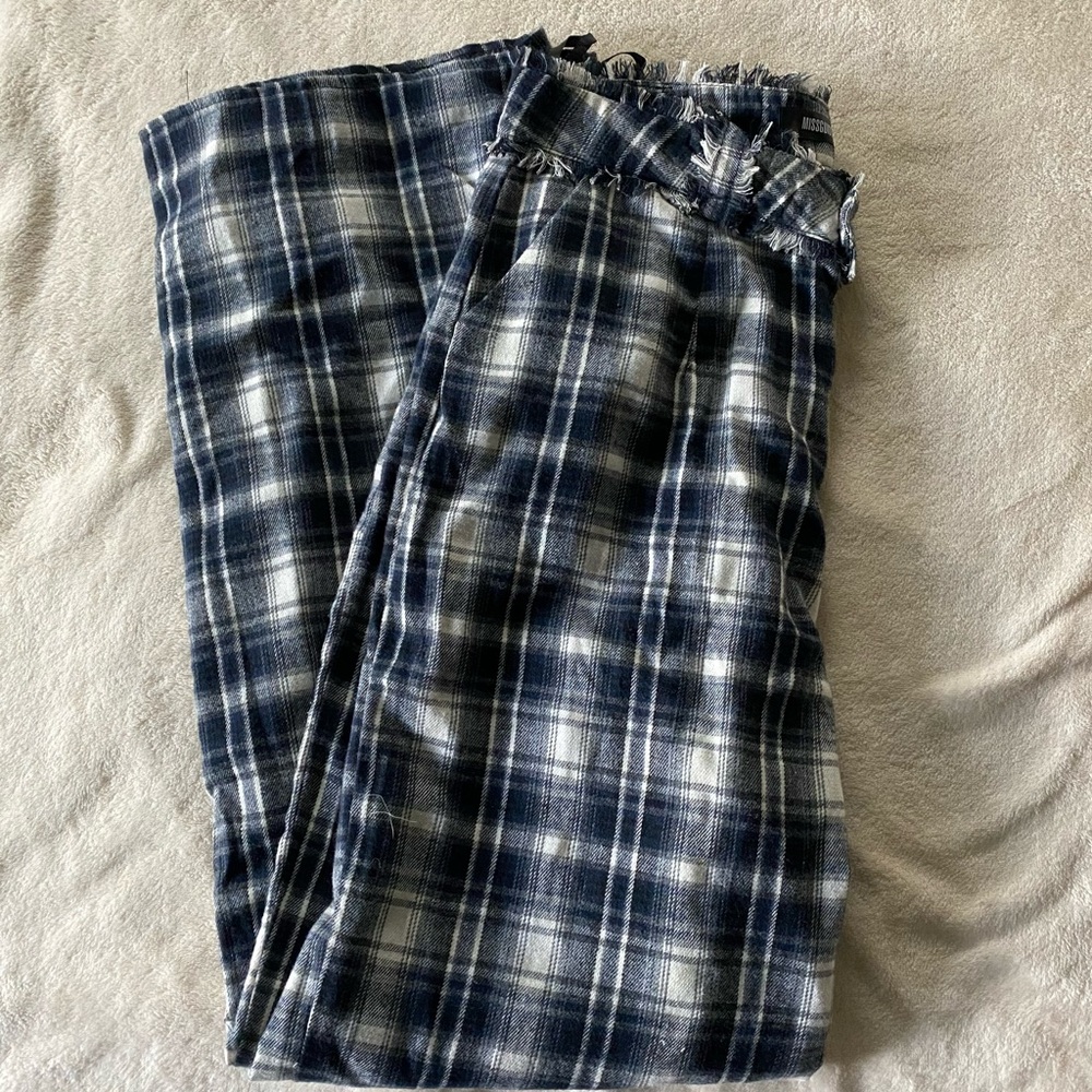 Missguided Gray Plaid Women’s Pants Size 10 US *Never Worn*